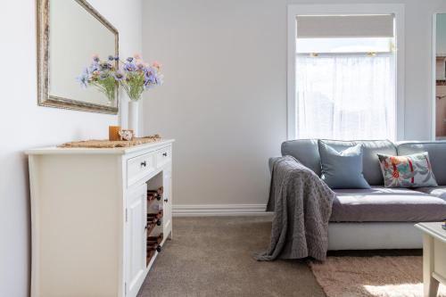 New Brighton Apartment | Wai Marino Cottage - Marine Parade, sleeps 5