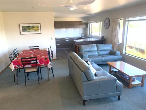 Hanmer Springs House | 12 Oregon Heights
