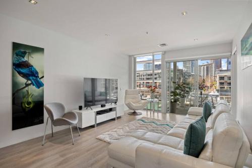 Auckland Central Business District Apartment | QV Stays Waterfront Grandeur at Lighter Quay