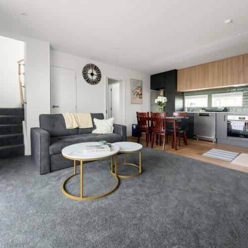 Woolston House | Modern Heritage 2BR Home
