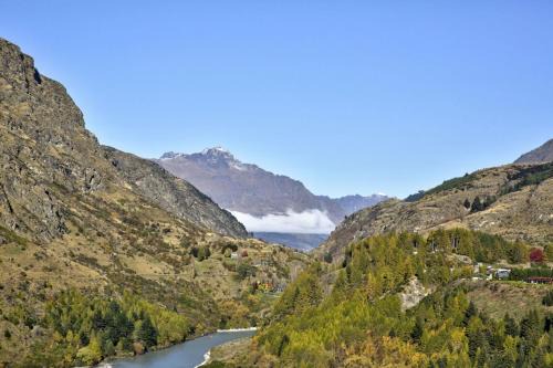 Arthur's Point Apartment | Residence Du Parc - Apt 5 at the base of Coronet Peak