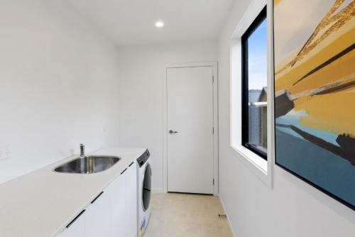 Lower Shotover House | Family Friendly on Peasmoor - sleeps 8