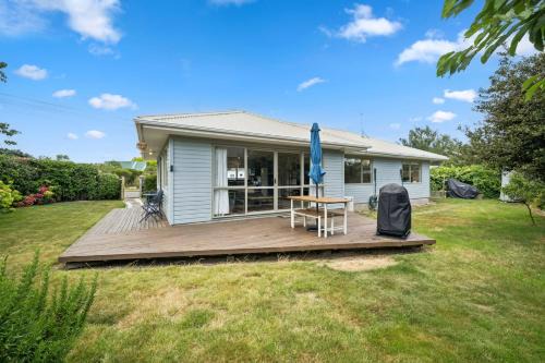 Martinborough House | Sackville Sunshine - Martinborough Holiday Home