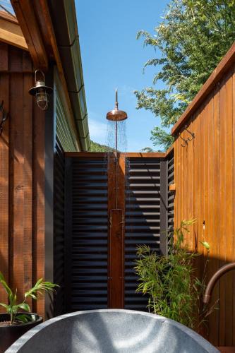 Waiotapu Ski Chalet | Kōtare Lakeside Retreat
