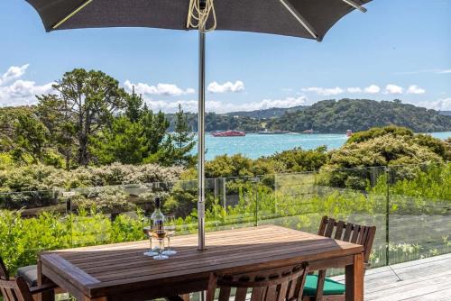 Omiha Apartment | Te Whau Bach Two by Stay Waiheke
