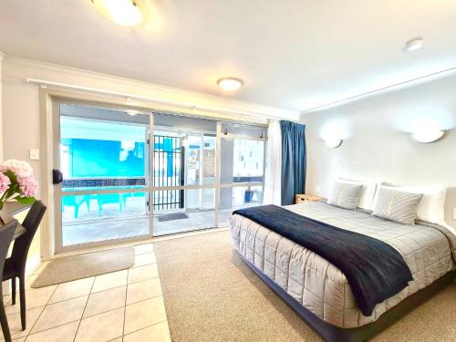 Taupo Hotel | Absolute Lake View Motel