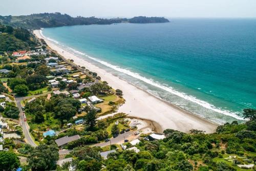 Onetangi House | Sunshine Cottage by the Sea - Stay Waiheke