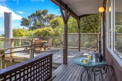 Onetangi House | Seahorse Cottage - Stay Waiheke