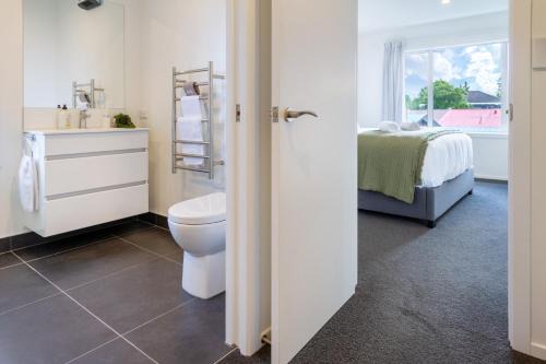 Saint Albans Apartment | Games Room Escape, Pool Table, Ping Pong & Air Con