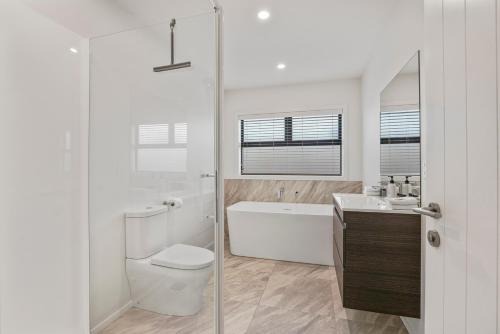 Rainbow Point House | Location on Point - Taupo