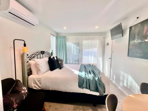 Lyttelton Apartment | Portside Escape - Hotel Quality Linen