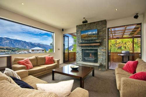 Queenstown House | Lakeview Lodge Two with Stunning Views