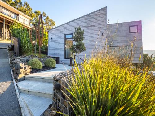 Akaroa House | Pinot's Pod