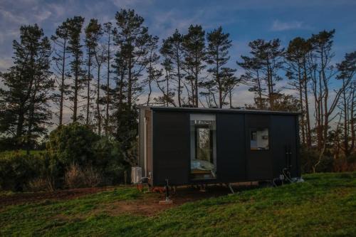 Midhirst House | Taranaki Creekside KEA by Tiny Away
