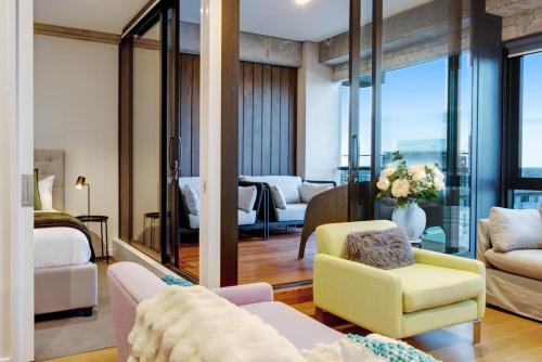 Newton Apartment | Premium Cityscape Abode w Skytower view & Parking