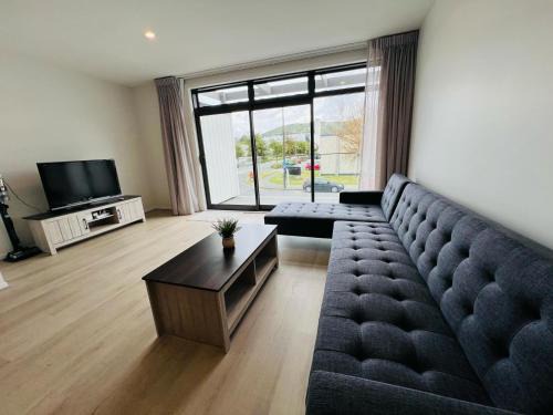 Lower Hutt Apartment | Hutt Central Brand New 3 bedroom 2 Bath Spacious House with Balcony Private garage- 15 Mins to Wellington CBD