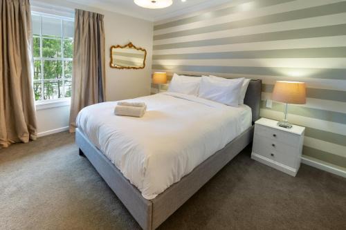 Fendalton Apartment | Fendalton Comfort Stylish & Convenient with Carpark