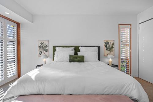 Fendalton House | Stylish Fendalton Townhouse - Prime Location