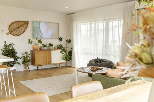 Nukuhau House | Arama Retreat - Private Hot Spa 2 Minutes from Town