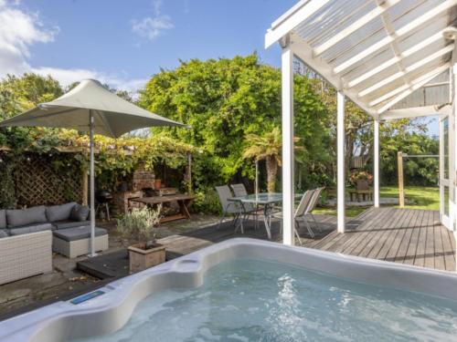 Napier House | Beautiful villa in Napier with spa