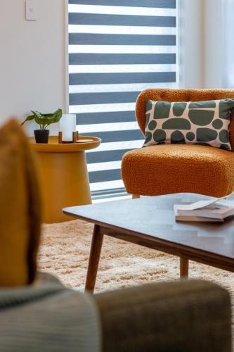Christchurch Apartment | Modern 6BD Joined Homes, Carpark, Avon River