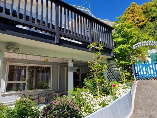 Johnsonville Apartment | Entire ground floor with full-privacy and family-friendly popular to ferry catchers