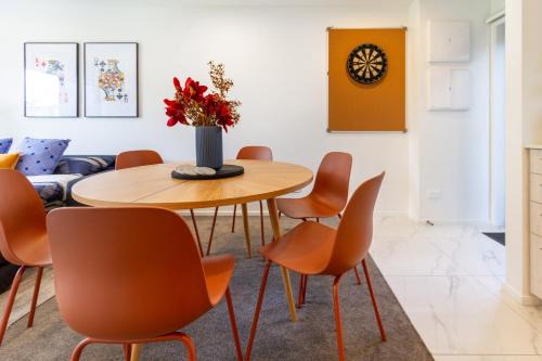 Addington Apartment | Bright & Stylish 2BR Near Addington Park