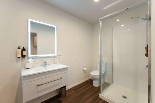 Frankton Hotel | La Quinta by Wyndham Remarkables Park Queenstown