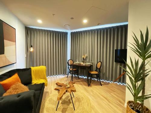Newton Apartment | Parkside Air-con Studio on Queen St - Pool & Gym