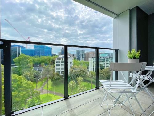Newton Apartment | Incredible Park & SkyTower View - Free Parking & AC