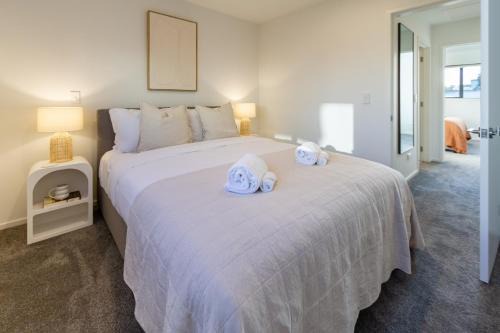 Christchurch City Centre Apartment | Garden City Getaway 4 Bed & Sofa Beds