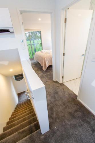 Upper Riccarton Apartment | 2 Bedrooms overlooking Park - Exquisite Views