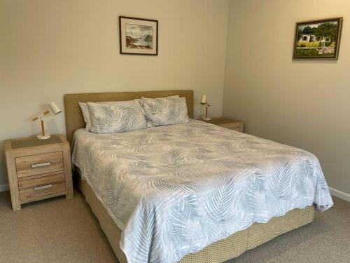 Albert Town House | Warm, sun filled apartment