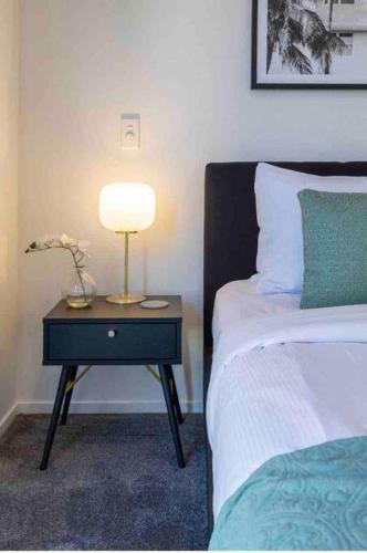 Christchurch City Centre Apartment | 4 Minutes walk to Riverside Market!4bed 4 bath