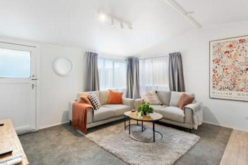 Sandringham Apartment | Calgary Cottage with air con