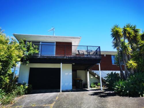 Hillcrest House | Sunshine hillcrest home