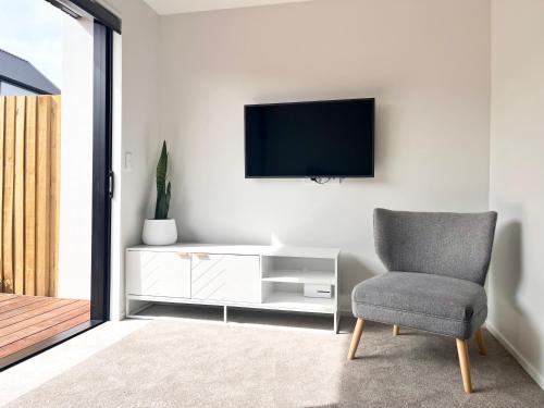 Saint Albans Apartment | Urban Locale
