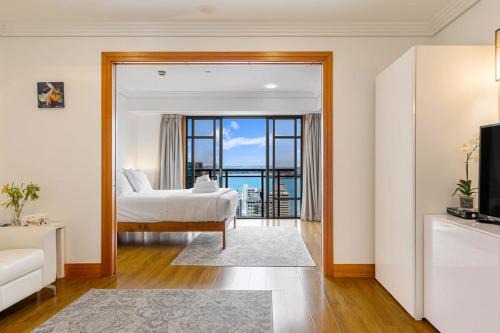 Auckland Central Business District Apartment | 1BR in Prime location City views by Zodiak Stays