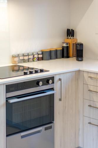 Christchurch City Centre Apartment | Vibrant Central Christchurch Pad 2 bed 1 bath with park