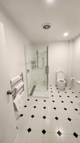 Whitianga Villa | The Black Chalet