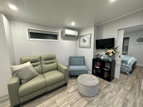 Porirua Ski Chalet | BENROSE FARM COTTAGES