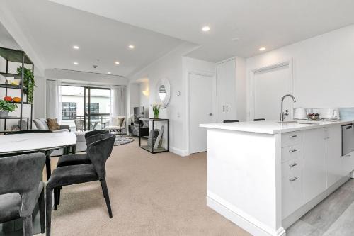 Auckland Central Business District Apartment | Corporates Delight + Roof Top Pool!