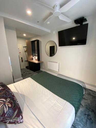 Te Aro Hotel | Trinity Hotel