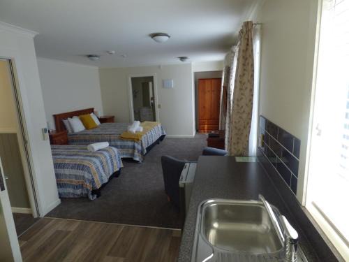 North Dunedin Hotel | Sahara Deluxe Studios