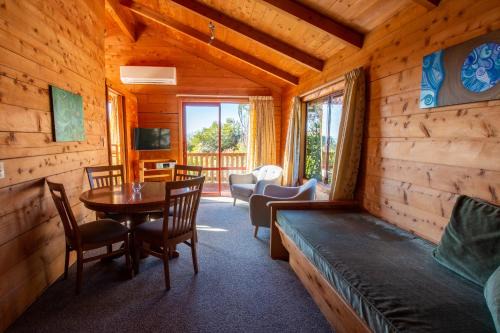 Marahau Ski Chalet | Ocean View Chalets