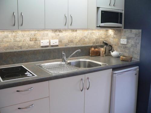 Kaka Point Bed & Breakfast | Molyneux House
