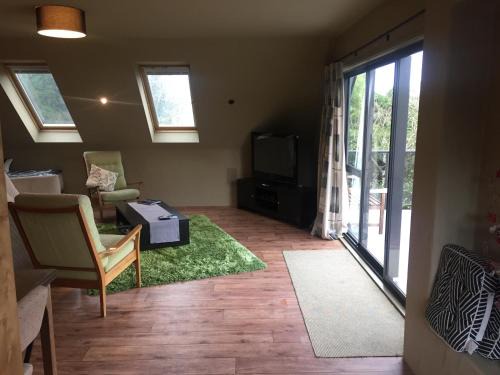 Lower Kaimai Bed & Breakfast | Cityescape