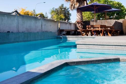 Papamoa Beach Hotel | Beach House Motel