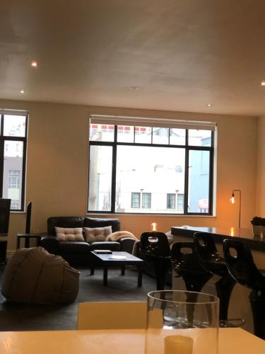 Dunedin City Centre Apartment | Bond Street Apartment Luxury 3 Bedroom