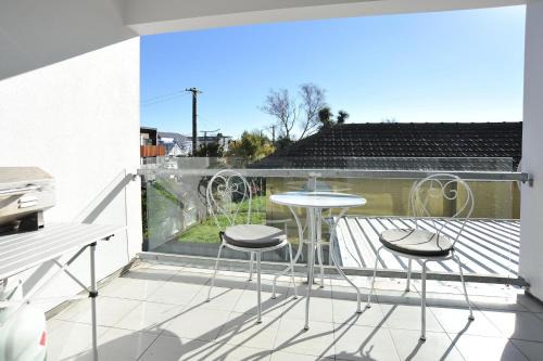 Merivale Apartment | Apartment near Hagley Park with Secure Entry- Carlton Villa 3